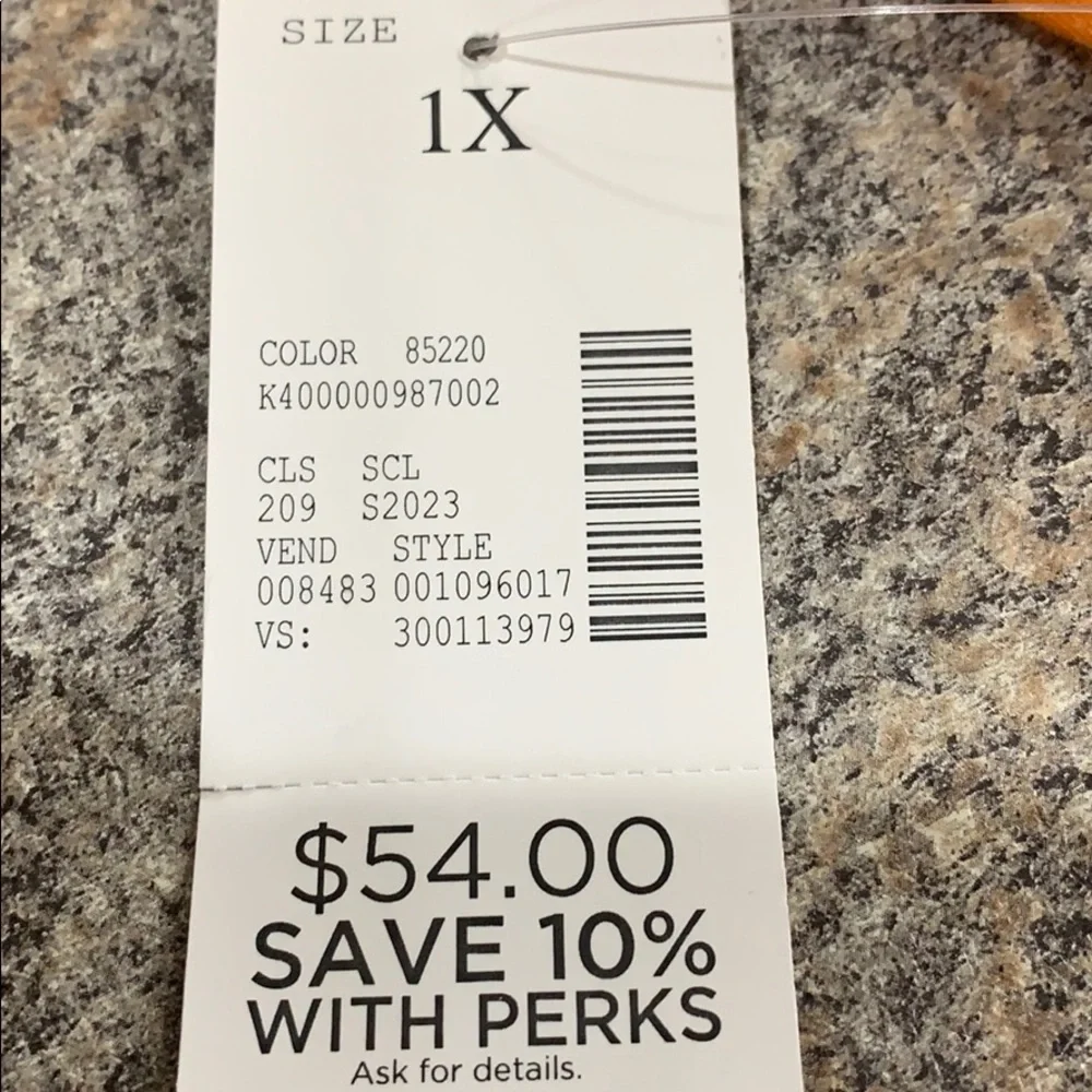 Catherines top - size 1X - Picture 9 of 9